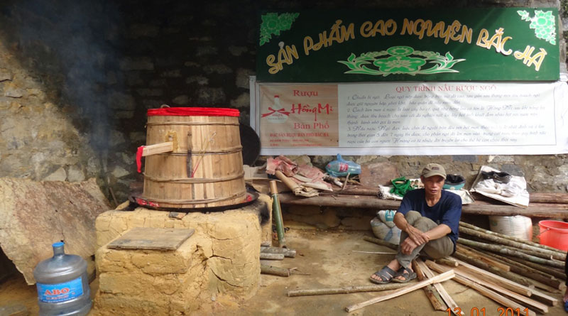Rượu ngô Bắc Hà là rượu nổi tiếng của tỉnh Lào Cai